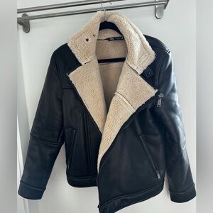 Zara men’s faux leather Sherpa lined flight motorcycle jacket mediums black